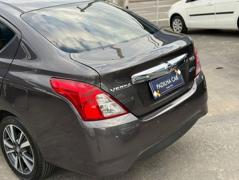 Nissan VERSA SL 1.6 16V FlexStart 4p Aut.