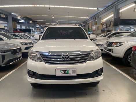 Toyota Hilux SW4 SR 4x2 2.7/ 2.7 Flex 16V Aut.