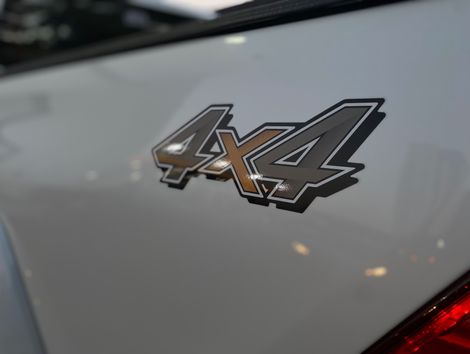 Toyota Hilux CD SRX Plus 4x4 2.8 TDI Die. Aut.