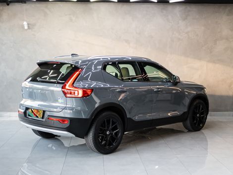 Volvo XC 40 T-4 MOMENTUM 2.0 190cv FWD