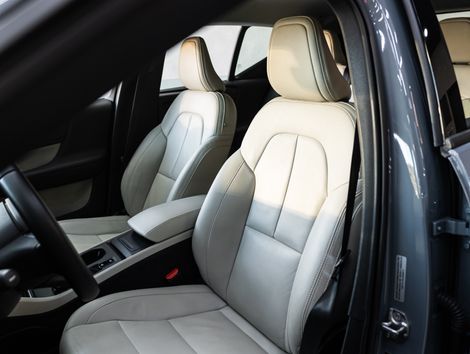 Volvo XC 40 T-4 MOMENTUM 2.0 190cv FWD