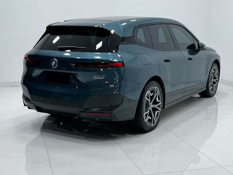 BMW iX XDrive 40 Aut. (Elétrico)