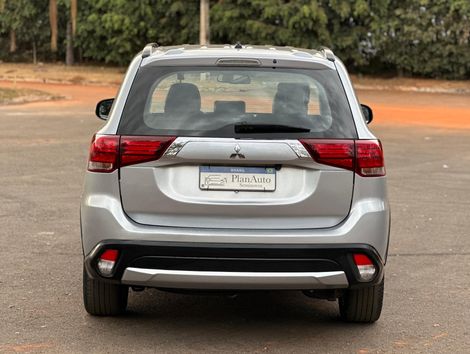 Mitsubishi OUTLANDER 2.0 16V 160cv Aut.