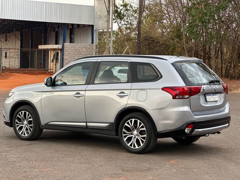 Mitsubishi OUTLANDER 2.0 16V 160cv Aut.