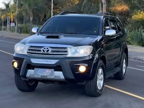 Toyota Hilux SW4 SRV D4-D 4x4 3.0 TDI Dies. Aut