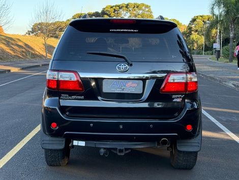 Toyota Hilux SW4 SRV D4-D 4x4 3.0 TDI Dies. Aut