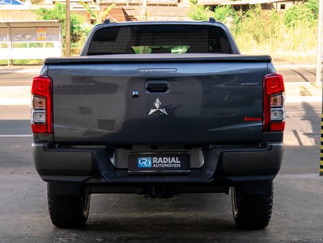 Mitsubishi L200 Trit. S.Out. GLS 2.4 CD Diesel Aut.