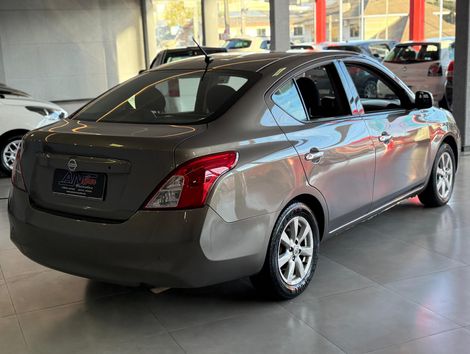 Nissan VERSA SL 1.6 16V Flex Fuel 4p Mec.