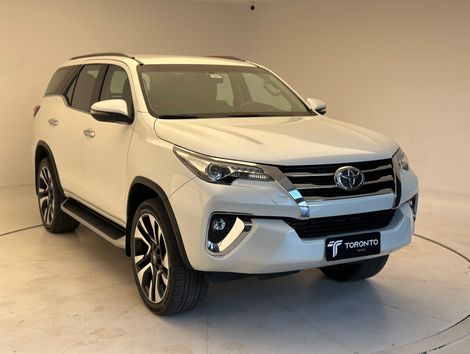 Toyota Hilux SW4 SRX 4x4 2.8 TDI 16V Dies. Aut.