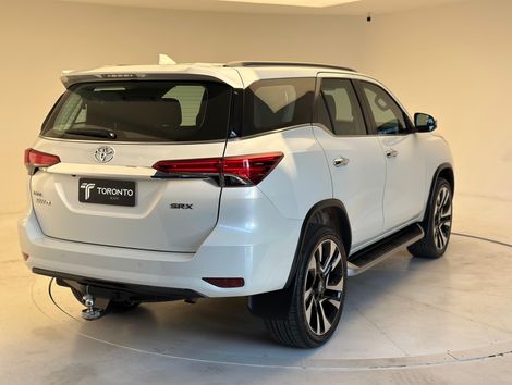 Toyota Hilux SW4 SRX 4x4 2.8 TDI 16V Dies. Aut.