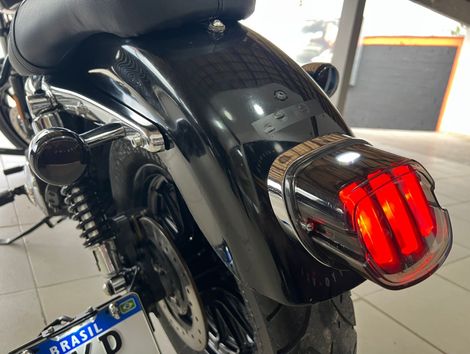 Harley XL 883 R