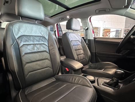 VolksWagen TIGUAN Allspac Comf 250 TSI 1.4 Flex