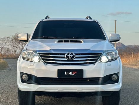 Toyota Hilux SW4 SRV D4-D 4x4 3.0 TDI Dies. Aut