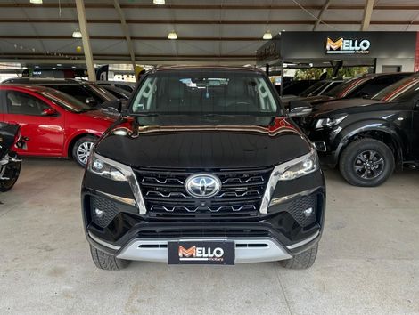 Toyota Hilux SW4 SRX 4x4 2.8 TDI 16V Dies. Aut.