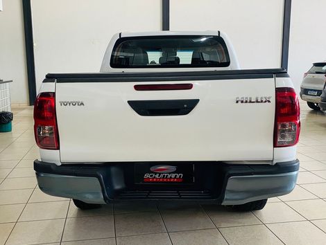 Toyota Hilux CD 4x4 2.8 Diesel Mec.