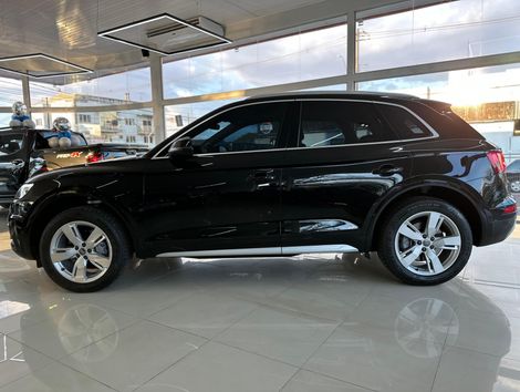 Audi Q5 Black 2.0 TFSI Quattro S tronic