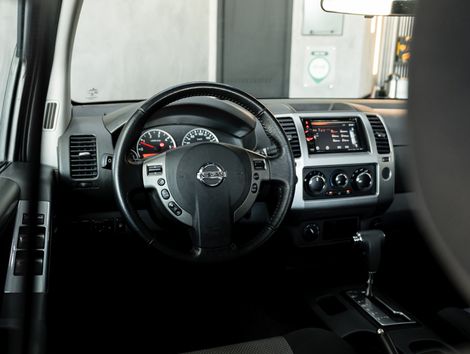Nissan Frontier SV AT. CD 4x4 2.5 TB Dies. Aut.