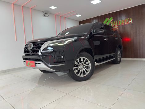 Toyota Hilux SW4 SRX 4x4 2.8 TDI 16V Dies. Aut.