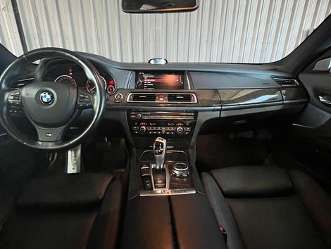 BMW 750i M Sport Sedan 4.4 V8 450cv Aut.
