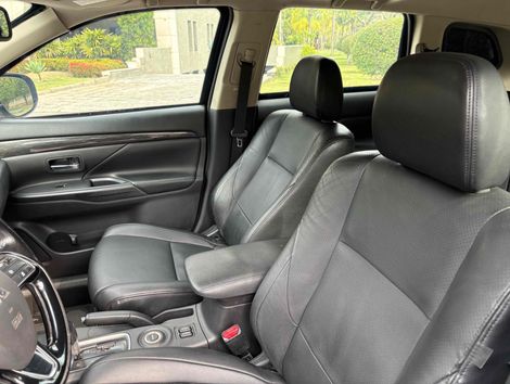 Mitsubishi OUTLANDER 3.0/ GT 3.0 V6 Aut.