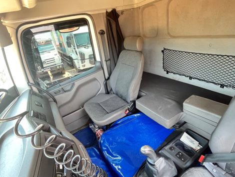 VOLKSWAGEN 25-420 Constellation 6x2 2p (Diesel)(E5)