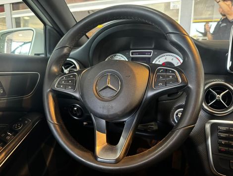 Mercedes Classe A 200 1.6 TB 16V Style 156cv Aut.