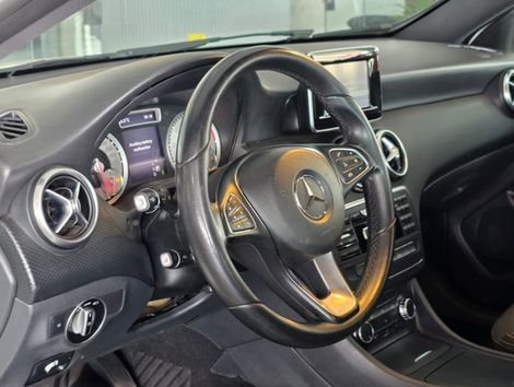 Mercedes Classe A 200 1.6 TB 16V Style 156cv Aut.