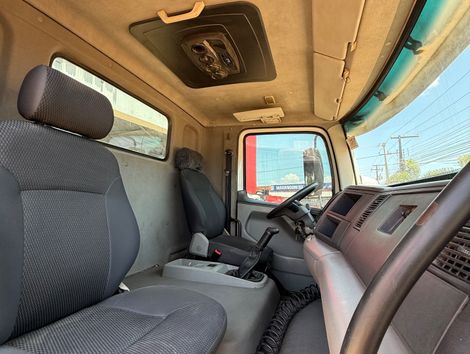 VOLKSWAGEN 31-320 E Constel. 6x4 3-Eixos 2p (die.)