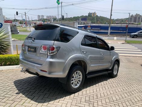 Toyota Hilux SW4 SR 4x2 2.7/ 2.7 Flex 16V Aut.
