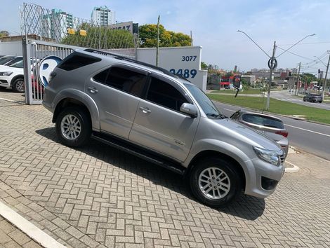 Toyota Hilux SW4 SR 4x2 2.7/ 2.7 Flex 16V Aut.