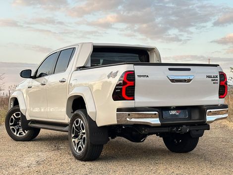 Toyota Hilux CD SRX Plus 4x4 2.8 TDI Die. Aut.