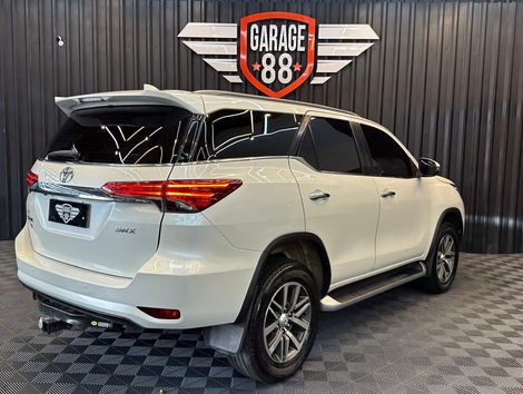 Toyota Hilux SW4 SRX 4x4 2.8 TDI 16V Dies. Aut.