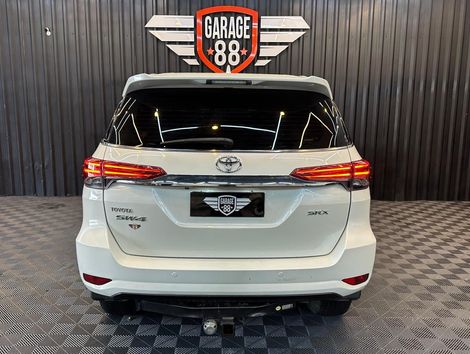 Toyota Hilux SW4 SRX 4x4 2.8 TDI 16V Dies. Aut.