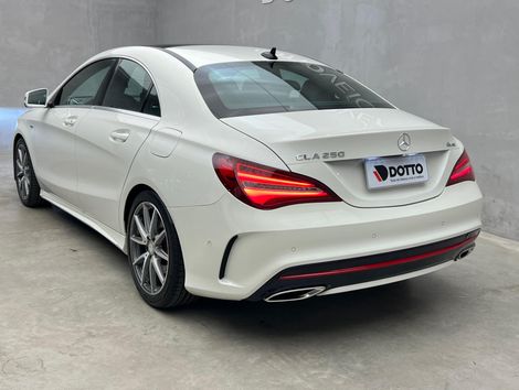 Mercedes CLA-250 Sport 4MATIC 2.0 16V 211cv Aut.