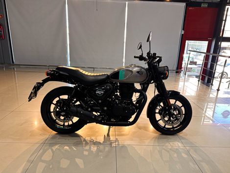 Royal Enfield Hunter 350 Dapper