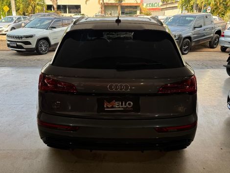 Audi Q5 S-Line Black 2.0 TFSI Quat. S-Tronic