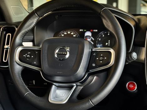 Volvo XC 40 T-5 MOMENTUM 2.0 252cv AWD