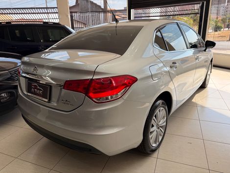 Citroën C4 LOUNGE Tendance 2.0 Flex 4p Aut.