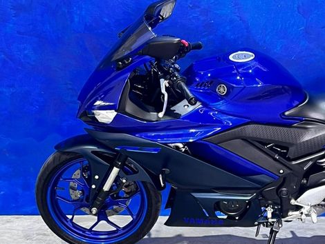 YAMAHA YZF R-3 321/ABS