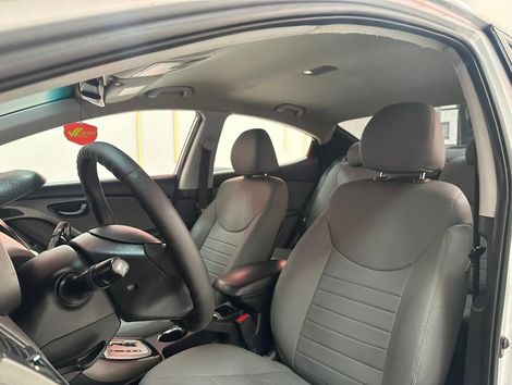 Hyundai Elantra GLS 1.8 16V Aut.