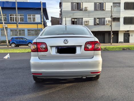 VolksWagen Polo Sedan 1.6 Mi Total Flex 8V 4p