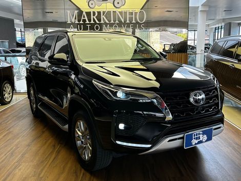 Toyota Hilux SW4 SRX 4x4 2.8 TDI 16V Dies. Aut.