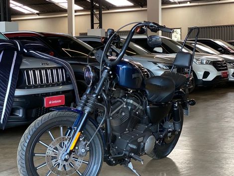 Harley XL 883N IRON