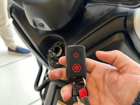 YAMAHA XMAX 250 CONNECTED 