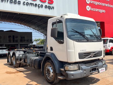 VOLVO VM 310 6x4 2p (diesel)