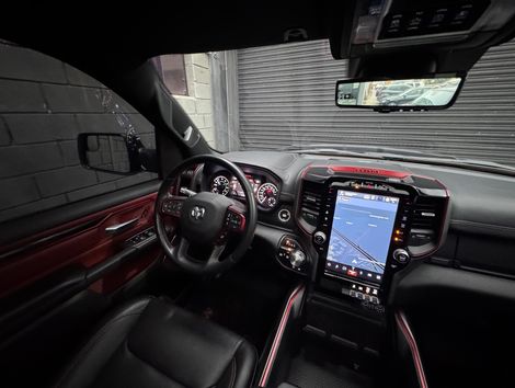 RAM 1500 REBEL 5.7 HEMI CD V8 4x4 Aut.