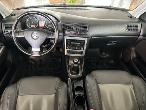 VolksWagen Golf  TECH 1.6 Mi Total Flex 8V 4p