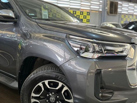 Toyota Hilux SW4 SRX 4x4 2.8 TDI 16V Dies. Aut.