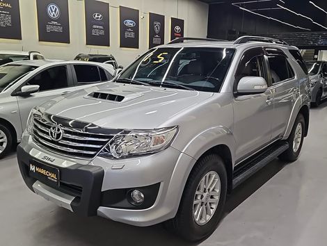 Toyota Hilux SW4 SRV D4-D 4x4 3.0 TDI Dies. Aut