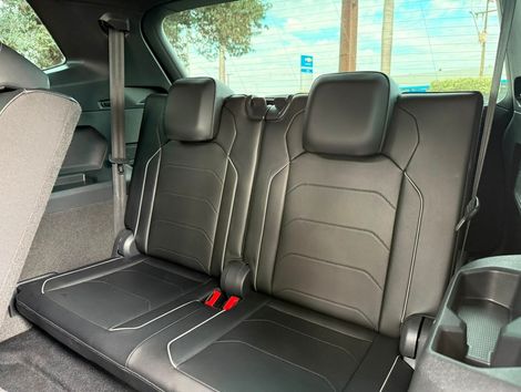 Volkswagen Tiguan Allspac R Line 300 TSI 2.0 - foto 8